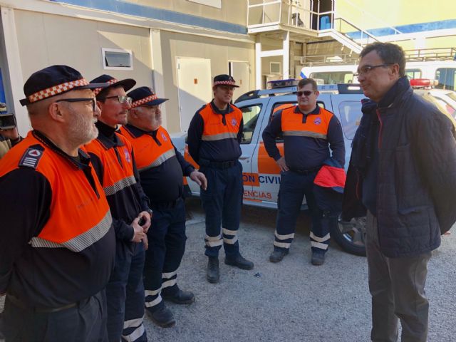 Murcia da las gracias a los 300 policías, bomberos y efectivos de protección Civil que permanecen de guardia en Navidad - 3, Foto 3