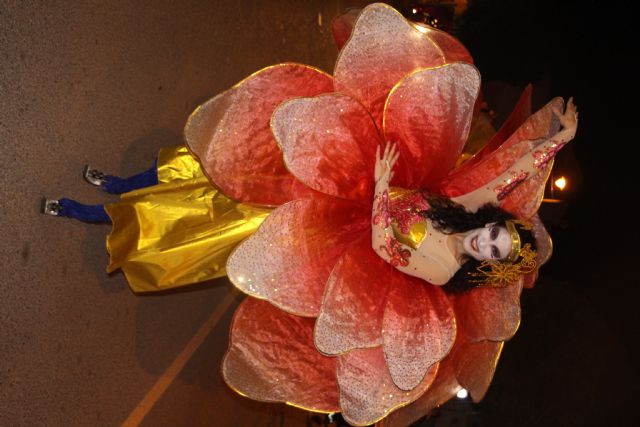 Papá Noel recorre las calles de San Pedro del Pinatar en el desfile “Fantasía de Navidad” - 2, Foto 2
