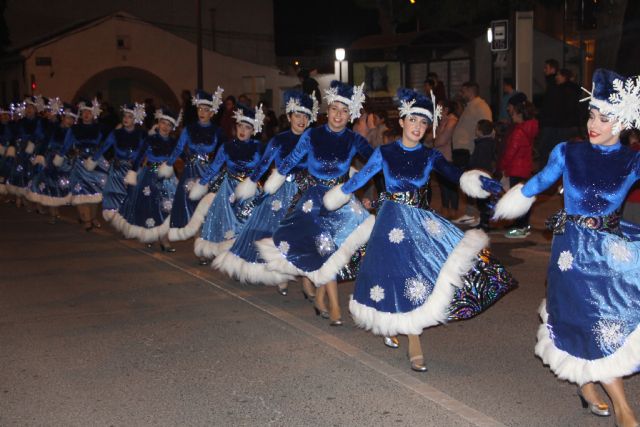 Papá Noel recorre las calles de San Pedro del Pinatar en el desfile “Fantasía de Navidad” - 3, Foto 3