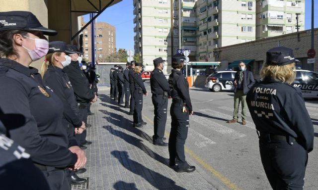 300 profesionales esenciales permanecen de guardia para velar por la seguridad de los murcianos en Navidad - 1, Foto 1