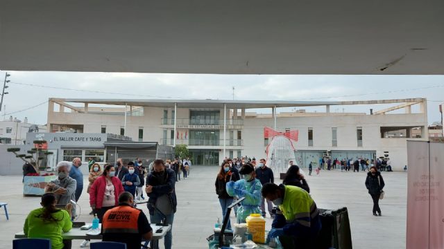 Punto móvil de vacunación y test covid en Torre Pacheco el pasado 23 de diciembre - 1, Foto 1