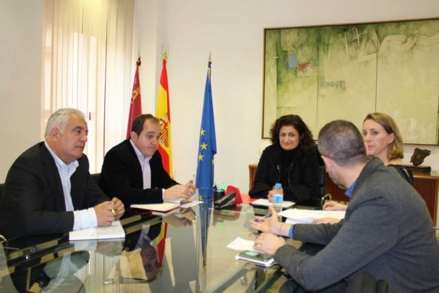 La Comunidad impulsará la colaboración entre la Federación de Peñas Huertanas y las casas regionales - 1, Foto 1