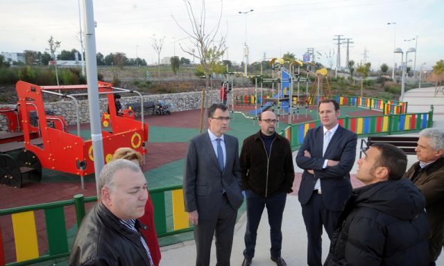 El nuevo Parque El Tiro cuenta con espacios multiusos preparados para que disfruten mayores, niños, senderistas y sus mascotas - 3, Foto 3