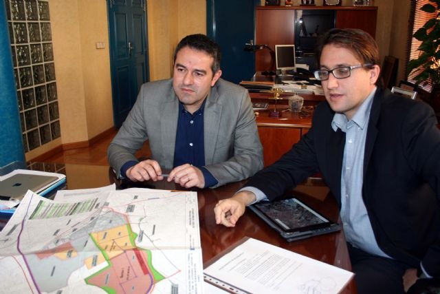 Fomento trabaja en la mejora de la frecuencia de los autobuses interurbanos que conectan Alcantarilla con Murcia - 1, Foto 1