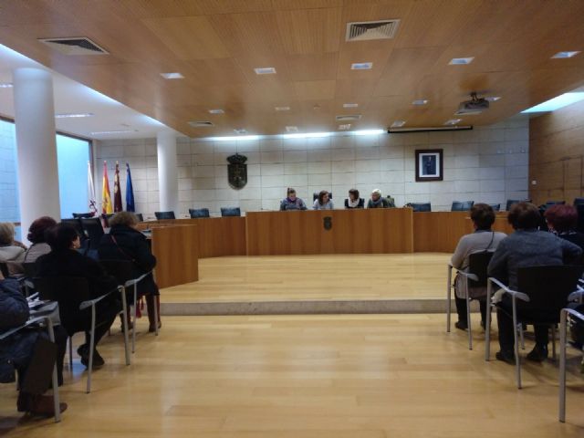 Asociaciones de mujeres de Totana y Lorca se reúnen en el Ayuntamiento para unificar criterios y coordinar actuaciones conjuntas en materia de igualdad, Foto 2