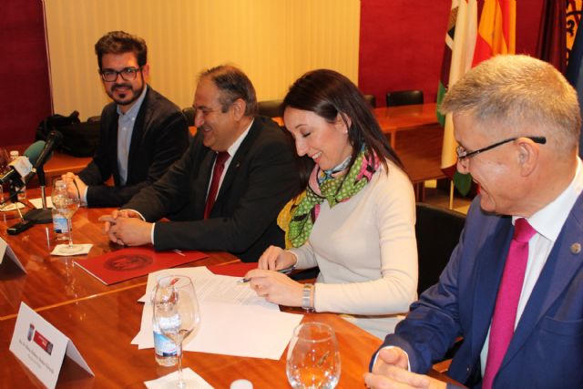 Firmado el convenio para la puesta en marcha de la sede permanente de la UMU en Bullas - 4, Foto 4