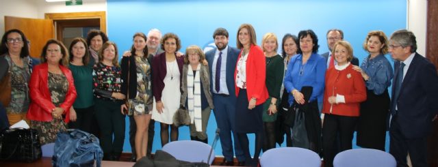 El presidente del PPRM y la ministra de Sanidad se reúnen con Comité de Dirección del Partido - 1, Foto 1