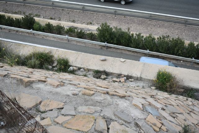 El PSOE lleva al Pleno de Lorca el lamentable estado de conservación de la Torre de Mena, en La Hoya - 4, Foto 4