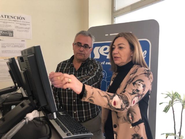 Quince jóvenes parados de Jumilla se especializarán en el tapizado de mobiliario - 2, Foto 2