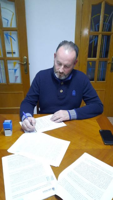 El Ayuntamiento de Torre Pacheco y la Asociación Agrupación Musical de Rondalla Ntra. Sra. del Rosario de Torre Pacheco, renuevan convenio de colaboración - 2, Foto 2