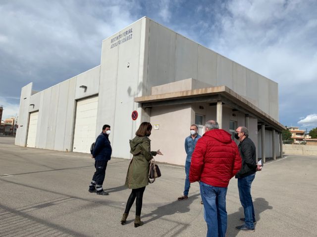 Técnicos del Área III de Salud se reúnen con la alcaldesa en el Recinto Ferial para ultimar su acondicionamiento como Centro de realización de pruebas PCR - 1, Foto 1