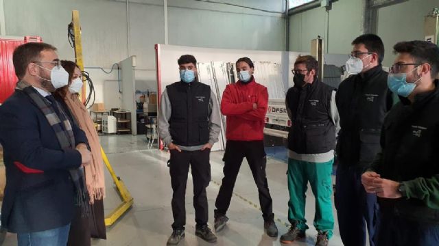 Los alumnos de la acción formativa 'Auxiliar de montaje de coches eléctricos' del Proyecto SUMAMOS desarrollan sus prácticas en la empresa DFSK - 1, Foto 1