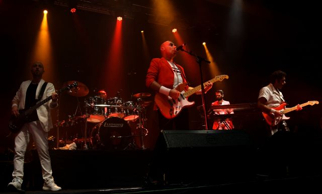 El Batel recibe en su escenario el rock de bROTHERS iN bAND, tributo a dIRE sTRAITS - 1, Foto 1