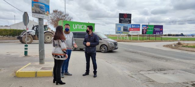 Ayuntamiento y vecinos de El Jimenado demandan el arreglo de la RM-F14 y la construcción de una rotonda a la Dirección General de Carreteras - 2, Foto 2