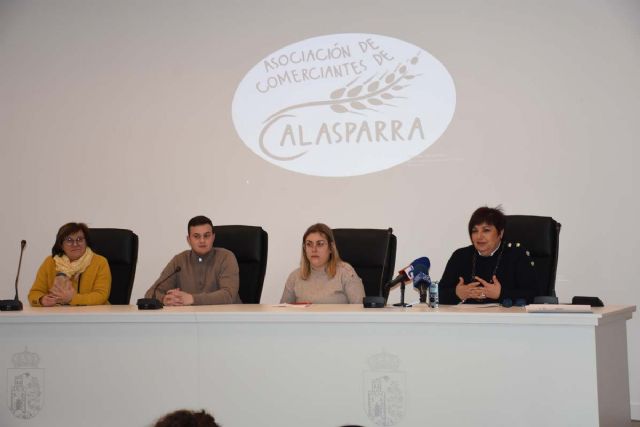 Panadería Juan Pablo, ganador del I Concurso de Escaparates Navideños de la Asociación de Comerciantes de Calasparra - 2, Foto 2