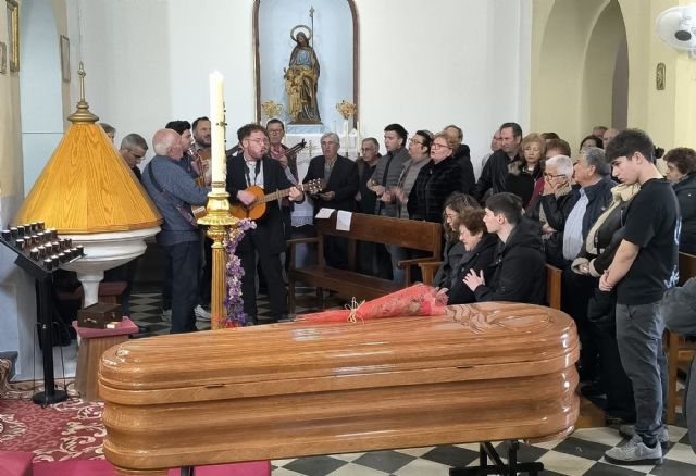 Más de 200 vecinos de la zona oeste de Cartagena despiden a Salvador ´El Moreno´ con una Misa ´cuadrillera´ - 1, Foto 1