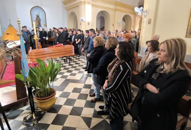 Más de 200 vecinos de la zona oeste de Cartagena despiden a Salvador ´El Moreno´ con una Misa ´cuadrillera´ - 3, Foto 3