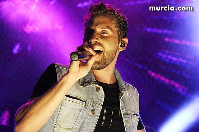 Iván Jordán en una actuación con La Mundial, Foto 2