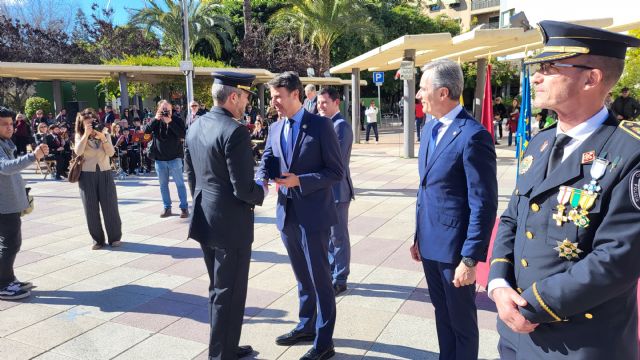 Molina de Segura celebra el Patrón de la Policía Local distinguiendo y condecorando a los agentes en un acto celebrado en la Plaza de Espa&ntilde;a - 3, Foto 3