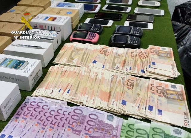 La Guardia Civil detiene a una mujer dedicada a distribuir a gran escala productos falsificados desde Jumilla - 1, Foto 1