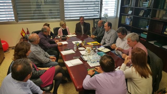 La Consejería y los agricultores se unen para reclamar coberturas de seguros adaptadas a las necesidades de la fruta extratemprana - 1, Foto 1