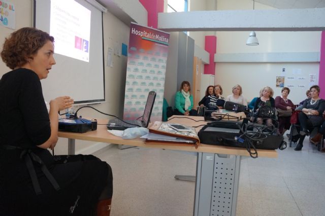 Las mujeres de la asociación Isabel González torreña ya saben más de ginecología y obstreticia - 1, Foto 1