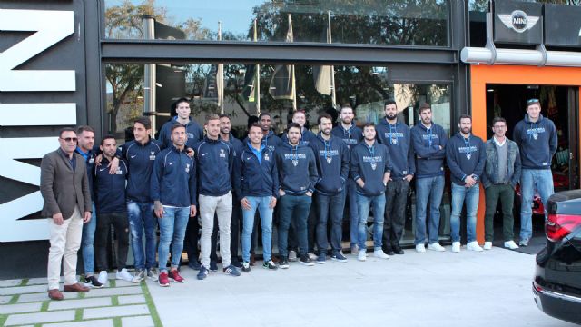 Entrega de los coches de BMW a los jugadores del UCAM Murcia CB - 1, Foto 1