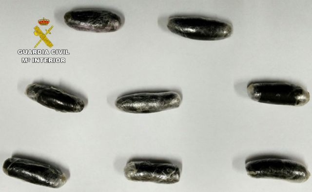 La Guardia Civil detiene in fraganti a una persona que intentaba introducir droga en el Centro Penitenciario Murcia I - 1, Foto 1