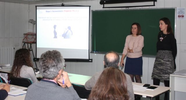 Un seminario enseña a prevenir en el trabajo factores como la ansiedad o la violencia - 1, Foto 1