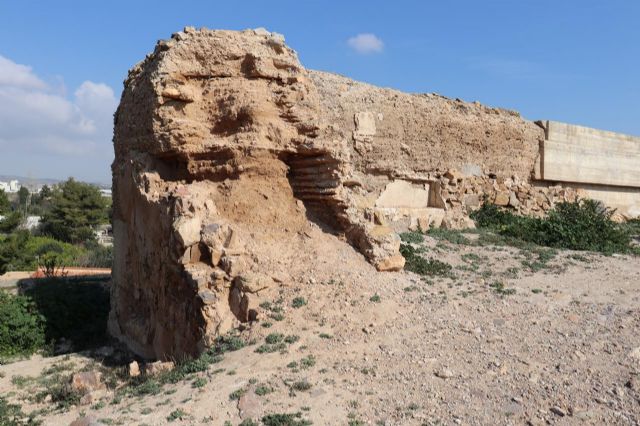 Huermur denuncia el mal estado de los castillos medievales de Larache y Cabezo de Torres - 2, Foto 2