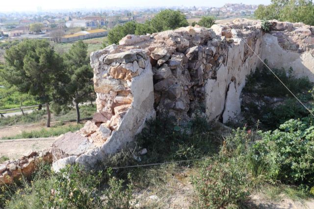Huermur denuncia el mal estado de los castillos medievales de Larache y Cabezo de Torres - 3, Foto 3