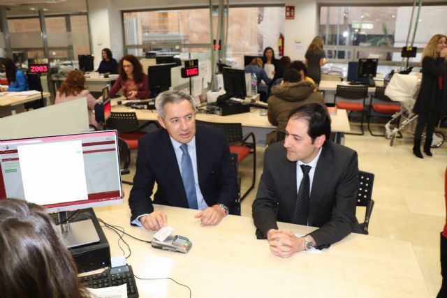 La Administración regional ya admite el pago con tarjeta de tasas, tributos y otros trámites - 1, Foto 1