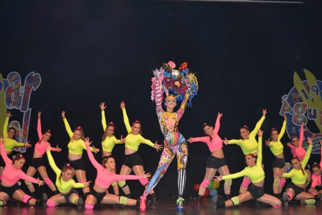 Derroche de ingenio y espectacularidad en el XIX Concurso de Trajes de Papel y Maquillaje Corporal - 1, Foto 1