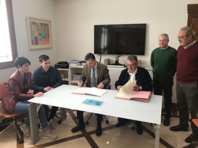Educación firma un convenio con Emuasa para potenciar la especialización laboral del alumnado de FP Dual Armonizada - 1, Foto 1