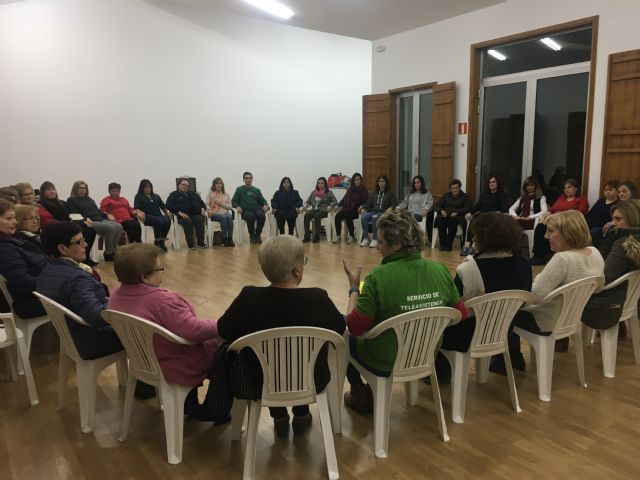 Impartido el taller de risoterapia dentro del ciclo '+Formación, mejor cuidado' promovido por la concejalía de Servicios Sociales - 4, Foto 4