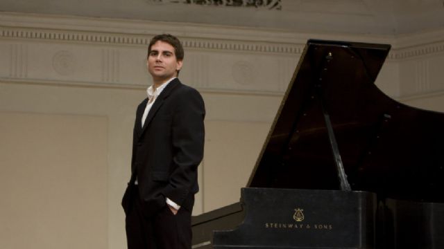 El pianista cartagenero, Gabriel Escudero, solista en El Batel del III Concierto Sinfónico de la OSRM - 1, Foto 1