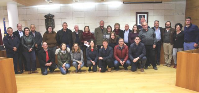 The seven pediatric mayors and the El Paret�n-Cantareros Neighborhood Board take office for this 2019/2023 legislature