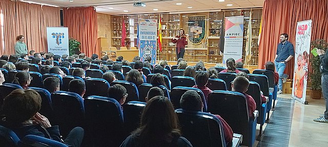 El Proyecto Emprendedoras en el aula, desarrollado por AMPIEC, llega en dos semanas a medio millar de estudiantes - 2, Foto 2