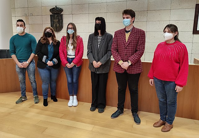 Comienzan, con contrato de prácticas en el Ayuntamiento, un total de 5 jóvenes menores de 30 años en el marco de las subvenciones vinculadas a los fondos europeos “Next Generation”, Foto 1