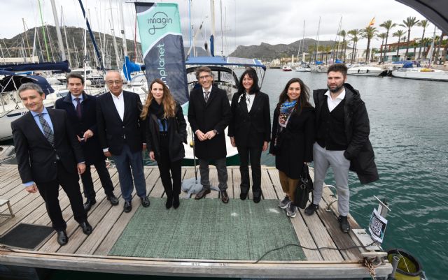 Imagin instala en el Puerto de Cartagena un dispositivo para recoger residuos del mar - 1, Foto 1