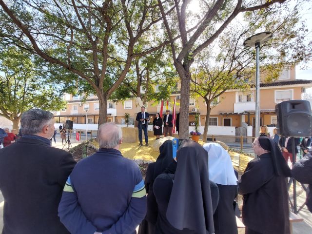 El Ayuntamiento instala una escultura en el Jardín del carril de Caballero en recuerdo a la Beata Piedad de la Cruz - 3, Foto 3