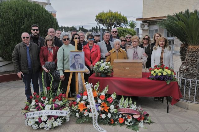 Cartagena y el Gobierno de Baleares entregan los restos de la primera víctima identificada en el penal franquista de Formentera a su familia - 1, Foto 1