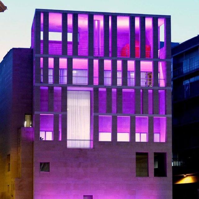 El Ayuntamiento de Murcia se ilumina de morado con motivo del Día del Implante Coclear este domingo - 1, Foto 1