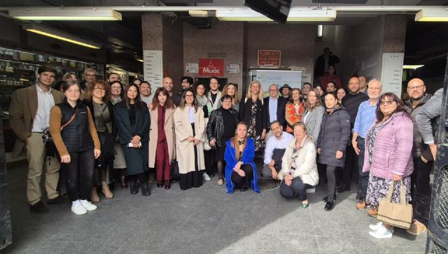 Expertos europeos en accesibilidad visitan el Mercado de Verónicas, que será un referente nacional de accesibilidad - 1, Foto 1