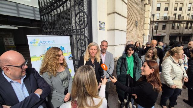 Expertos europeos en accesibilidad visitan el Mercado de Verónicas, que será un referente nacional de accesibilidad - 3, Foto 3