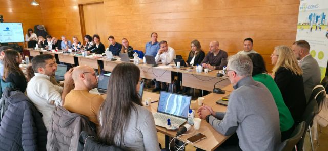 Expertos europeos en accesibilidad visitan el Mercado de Verónicas, que será un referente nacional de accesibilidad - 4, Foto 4