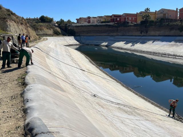 Avanzan a buen ritmo los trabajos en la balsa de riego del Campo de Golf de Altorreal para frenar la proliferación de mosquitos - 3, Foto 3