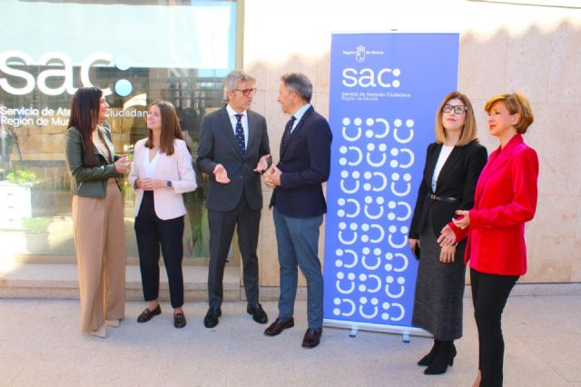 La oficina regional de ventanilla única en Lorca implementa tabletas de firma biométrica y amplía el servicio de traducción a 30 idiomas - 2, Foto 2