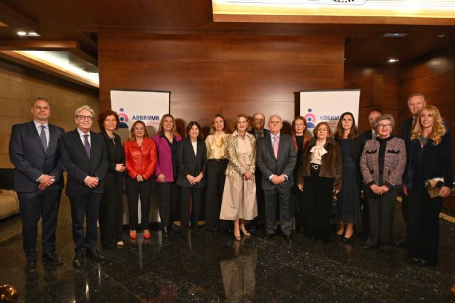 ADERMUR reconoce a Rosa Garc�a Iniesta con el Bast�n de Oro en su cuarta edici�n, Foto 2