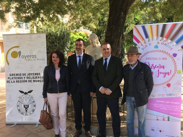 Un concurso de dibujo de joyas por el Día de la Madre hará realidad los diseños de los escolares participantes - 2, Foto 2